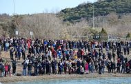 Γέμισε από κόσμο το λιμανάκι του ΝΟΚ για τον καθαγιασμό των υδάτων στη λίμνη Πολυφύτου Σερβίων από τον Σεβασμιότατο Μητροπολίτη Σερβίων & Κοζάνης (Φωτογραφίες & Βίντεο)